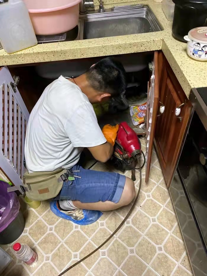 覃塘通下水道